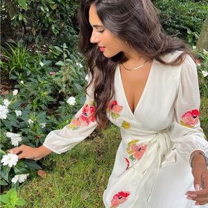 Hope & Ivy The Lilibeth Tie Front Wrap Maxi Dress with Embellished florals Sz 16